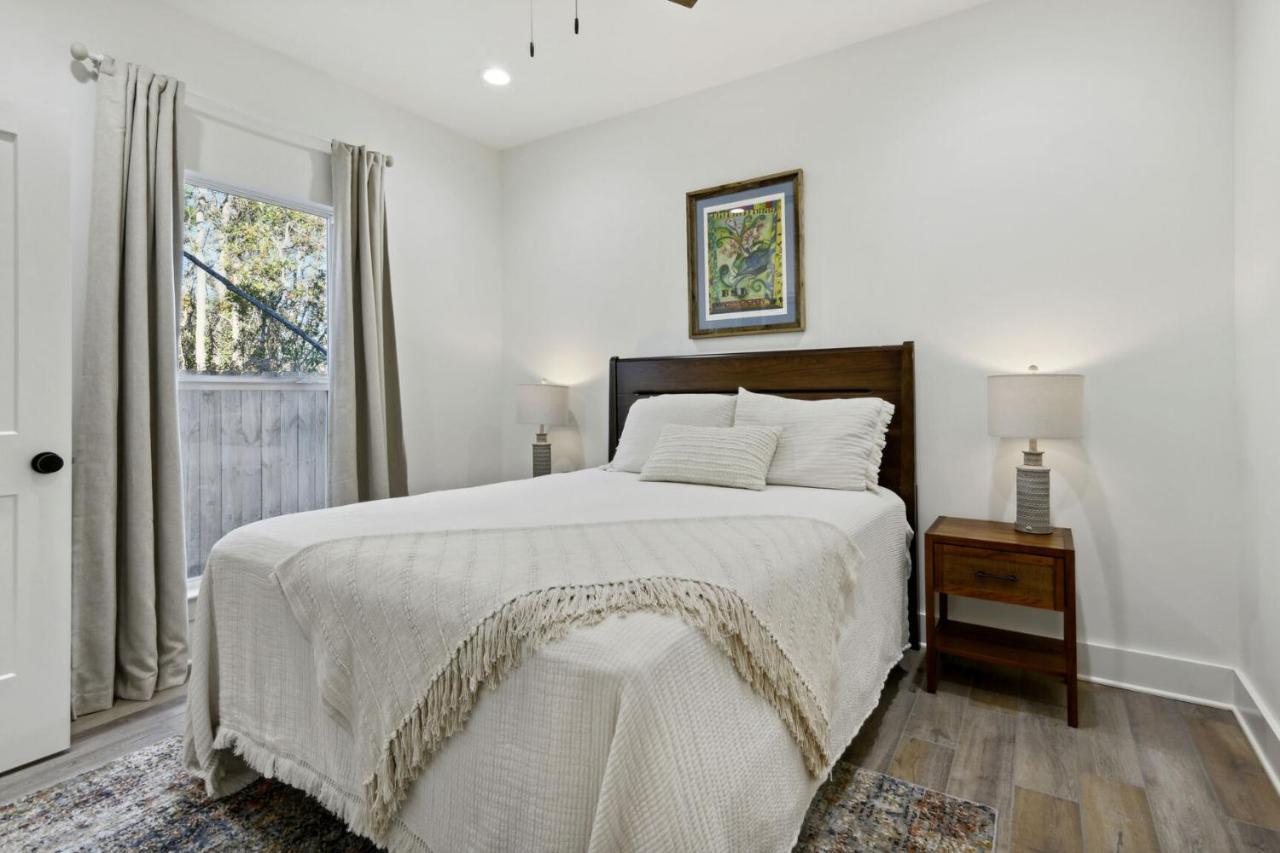 Cozy Vacation Rental In Old Town Bay St Louis Close To Beach, Bars, And Dining Bay St. Louis Екстер'єр фото